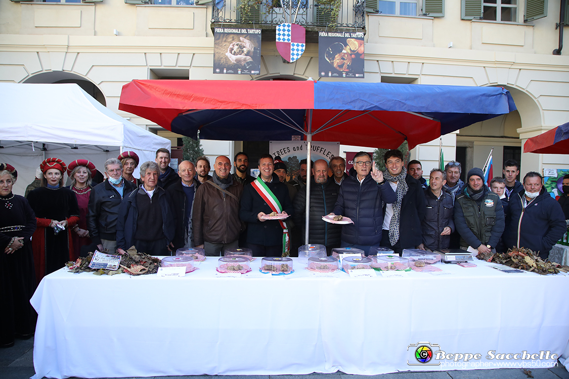 VBS_5952 - 10.ma Fiera Nazionale del Tartufo e Fiera dei Santi.jpg
